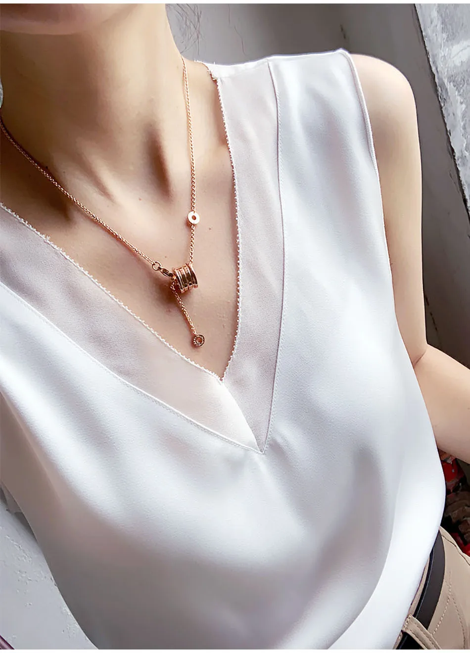 Women's V-Neck Sleeveless Silk Top